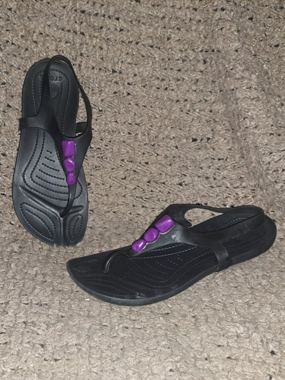 CROCS-Sexi Aliana-Comfort T-Strap Thong Sandals-Black/Purple-SZ 8-Excellent